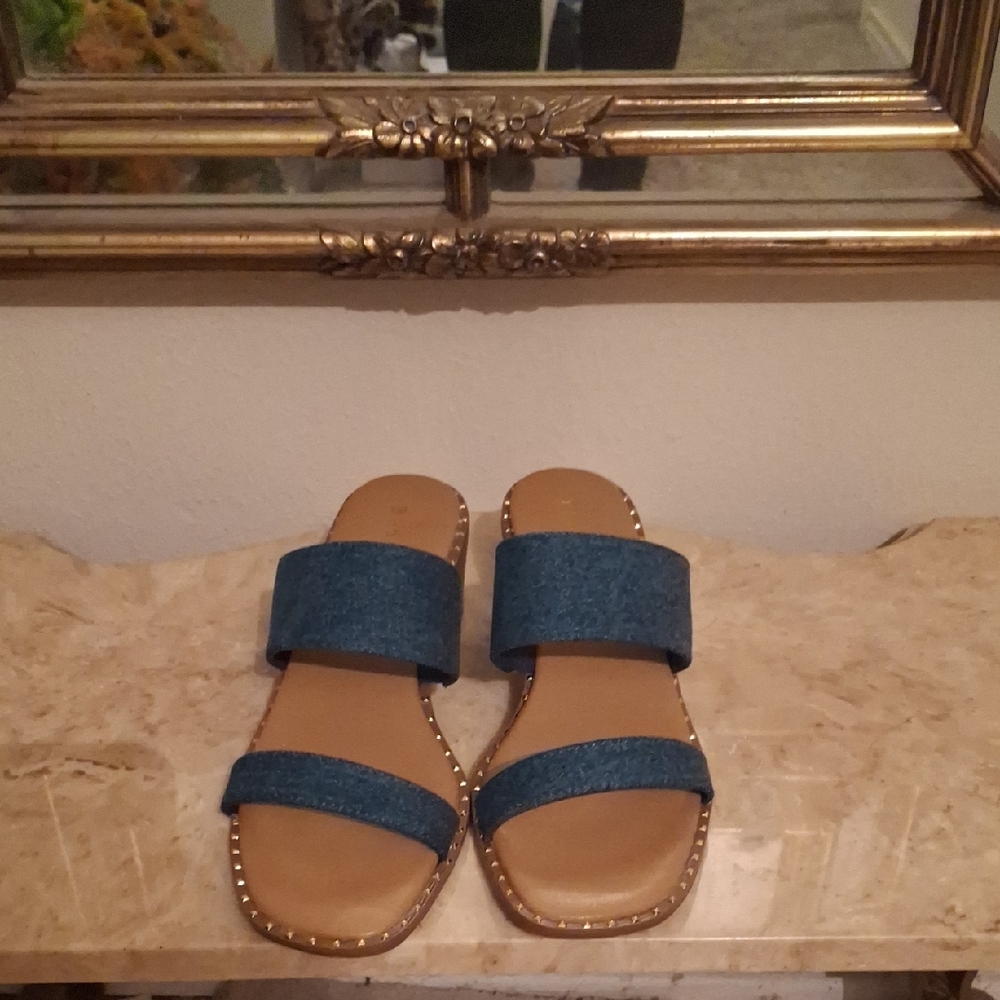 Stylish Sandals in Blue